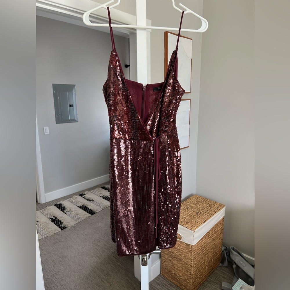 BCBG maxazria sequin wrap mini dress size 6 in purple